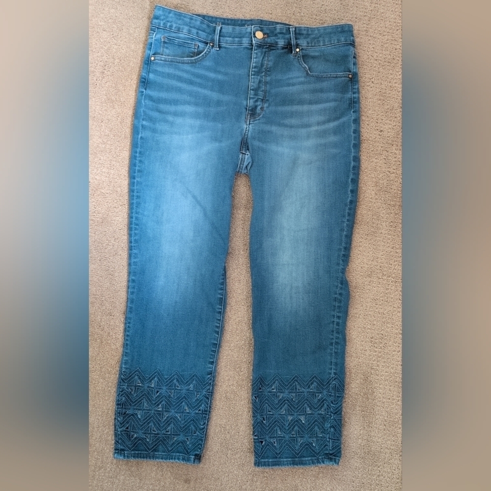 White House Black Market Slim Crop Laser Cut Hem High Waisted Everyday Soft Jean - Picture 3 of 9